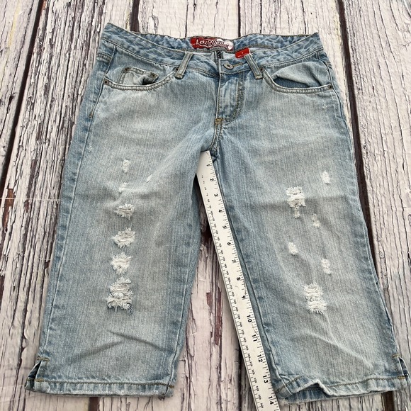 Lazer Jeans Junior Size 9 Distressed Denim Shorts Capri Light Wash Cotton - Picture 6 of 10